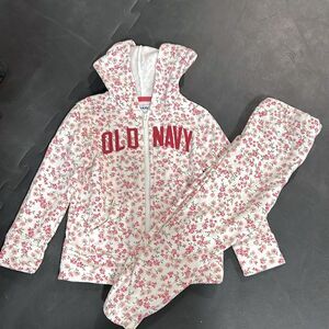 Old navy sweatsuit. Set